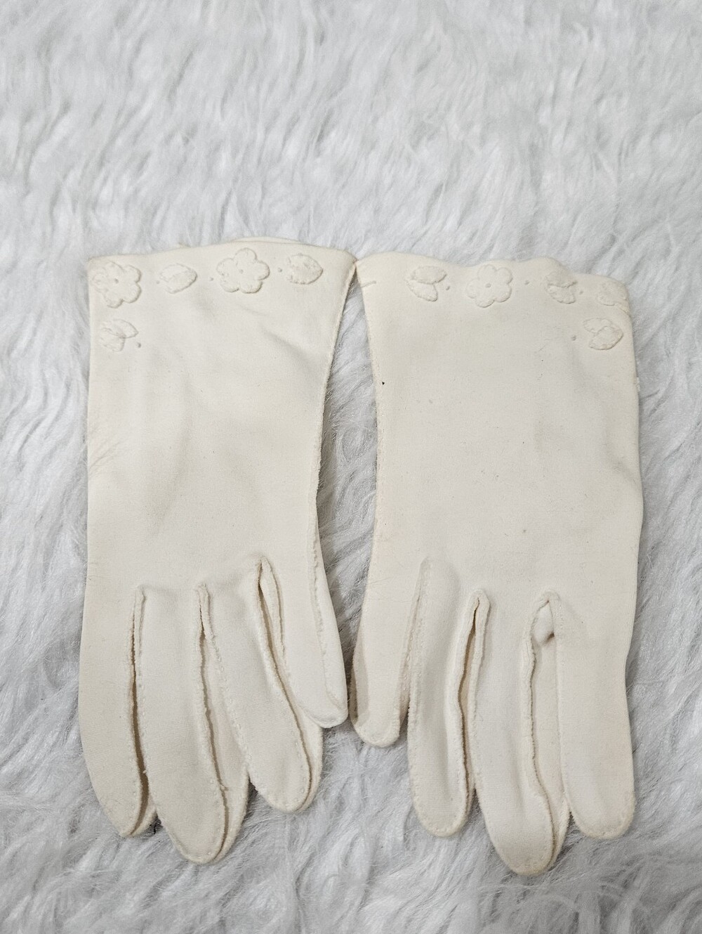 Cream Women's Cotton Gloves with Subtle Floral Cuff